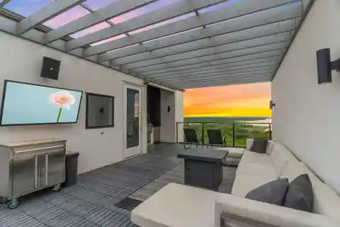 Modern Townhome with Rooftop Patio