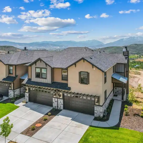 TURNKEY HOME WITH MAGNIFICENT VIEWS