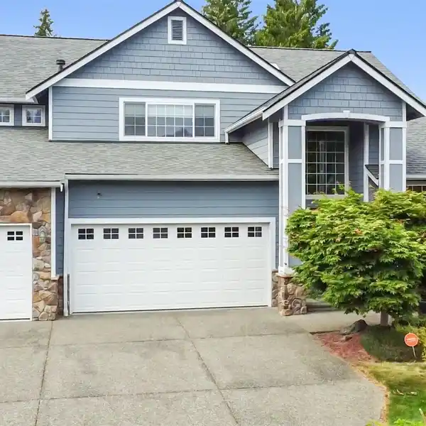 BEAUTIFULLY UPDATED HOME COMBINING ELEGANCE AND COMFORT