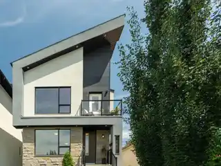 An Elevated Lifestyle in a Desirable Community