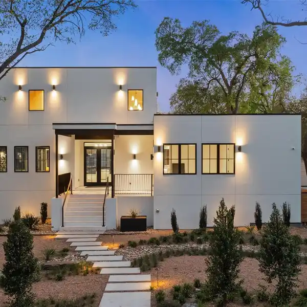 ARCHITECTURAL MASTERPIECE IN THE HEART OF TARRYTOWN