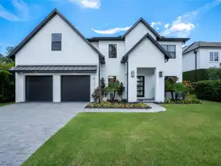 Luxury Living in the Heart of Swann Estates