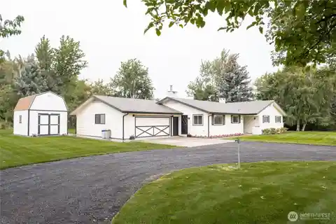 Rare 10-Acre Retreat