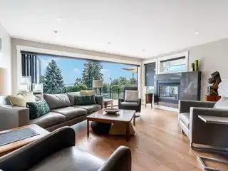 Spa-Inspired Coastal Rancher