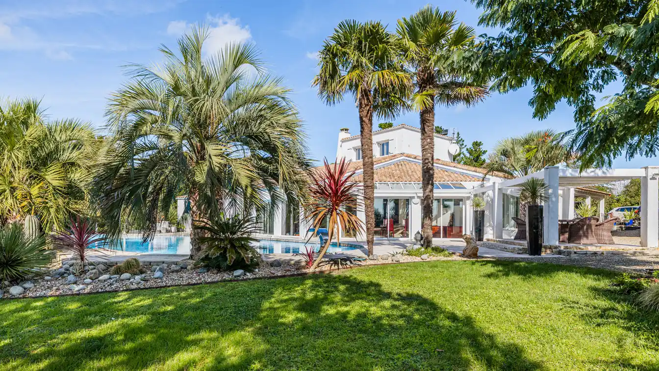 Exceptional California-inspired Villa