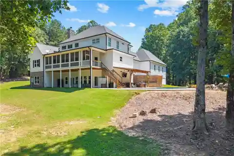 Custom-Built Private Lakeside Sanctuary