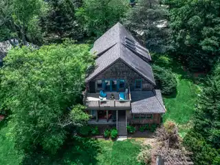 Renovated Barn Summer Home in Bridgehampton Village