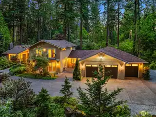 Urban Oasis in Bridle Trails
