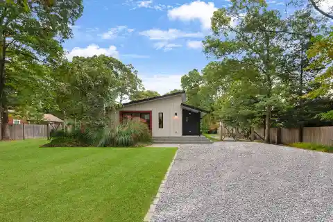 Sophisticatedly Updated Clearwater Beach Cottage for Rent