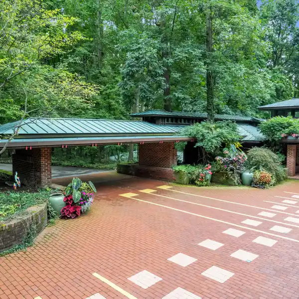 THE RETREAT AT TURTLE POINT