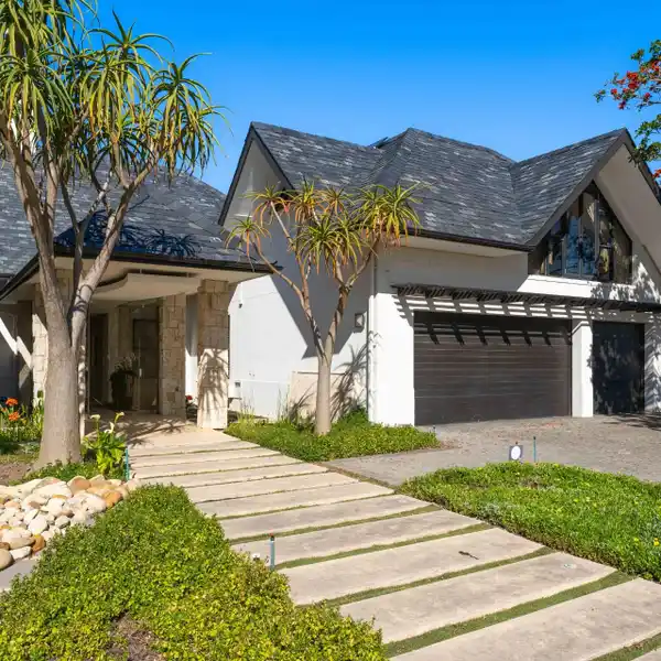 SPACE AND SOPHISTICATION ON THE JACK NICKLAUS SIGNATURE GOLF COURSE