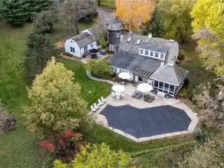 Divine Estate with Utter Privacy and Gorgeous Surroundings