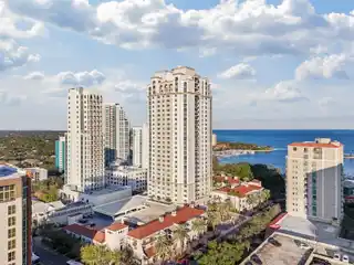 Modern Sophistication Meets Vibrant City Living