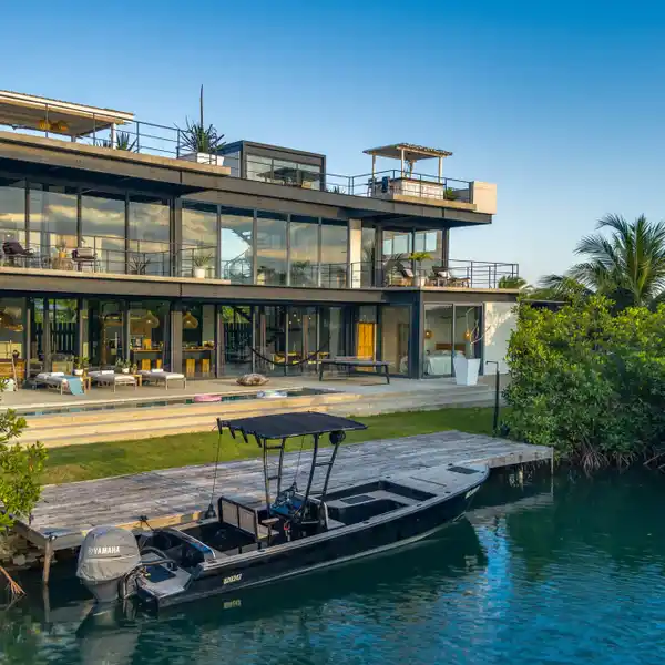 CASA BALAM: WATERFRONT VILLA WITH POOL ON THE PLACENCIA PENINSULA