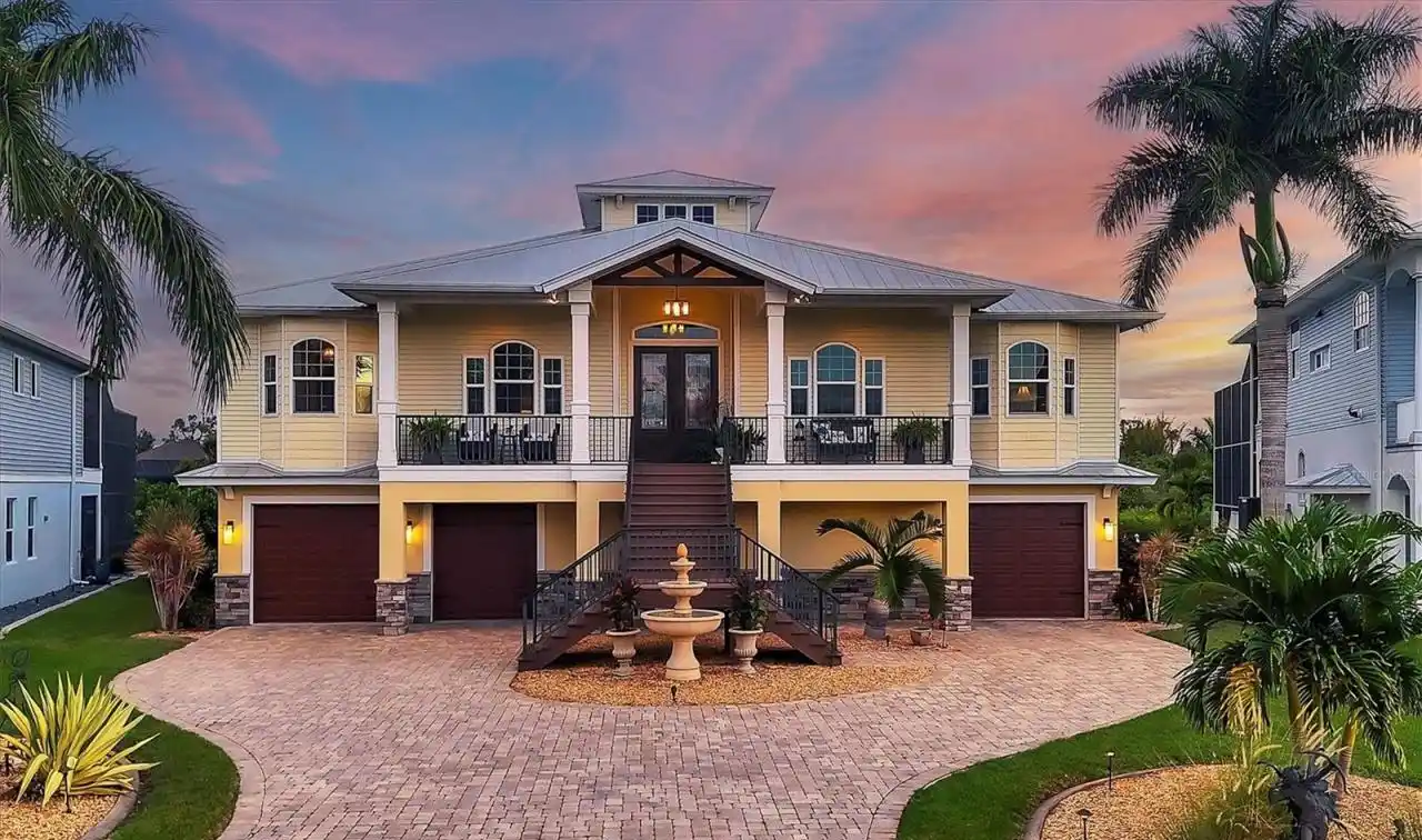 Executive Retreat in Exclusive Hidden Waters