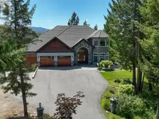 Private Estate on Nearly Five Acres