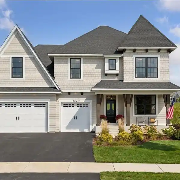 OPEN-CONCEPT LIVING COMPLETE WITH SALT WATER HOT TUB