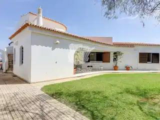 Stunning Single-Story Villa