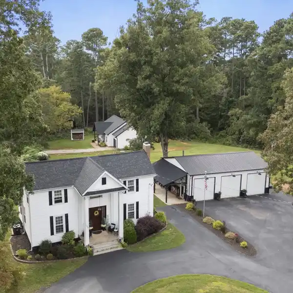 SOUTHERN ELEGANCE AND MULTI FAMILY LIVING
