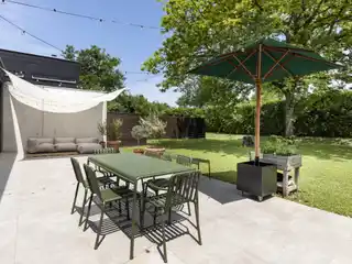 Light-Filled Contemporary Villa