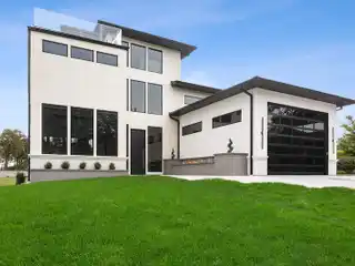 Dramatic Modern Luxury Home
