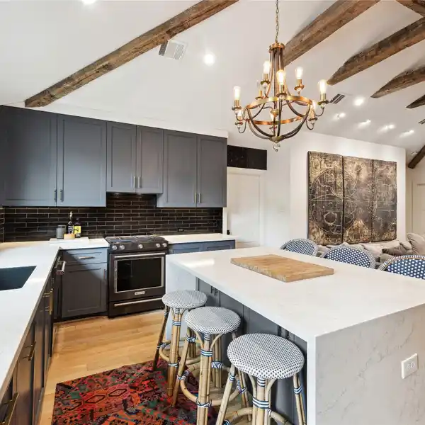STYLISH MONTROSE HOME WITH FLEXIBLE SPACES