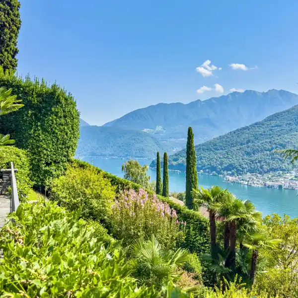 GORGEOUS HOME WITH STUNNING LAKE VIEW