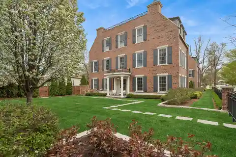 Luxury Living in the Heart of East Lake Forest