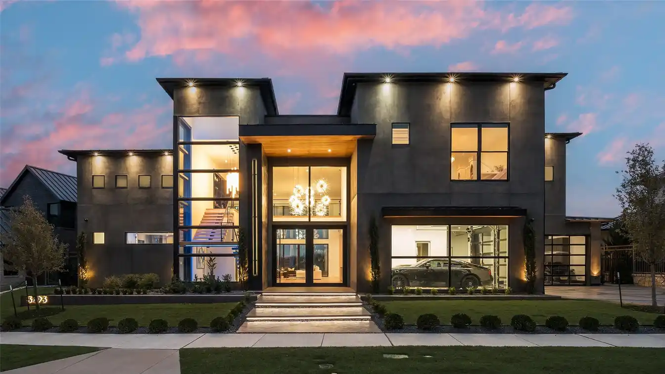 Extraordinary High-end Home in the Hills of Kingswood