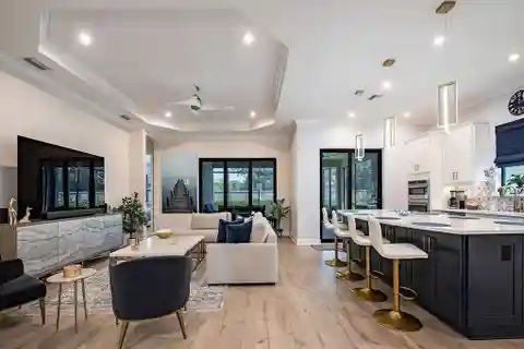 Luxurious Living in Prestigious Community