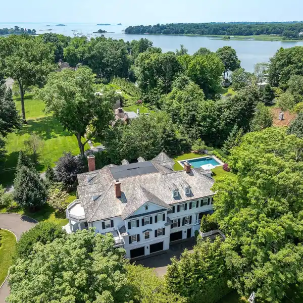 GORGEOUS COLONIAL HOME IN A SOUGHT-AFTER LOCATION