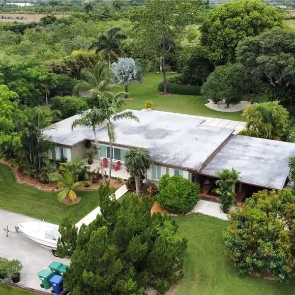 A TROPICAL OASIS