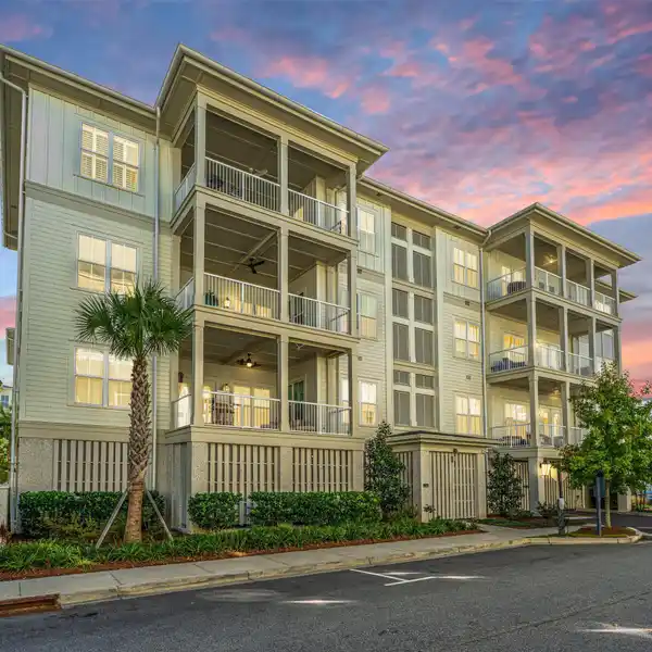 LUXURY LIVING AT THE WATERFRONT ON DANIEL ISLAND