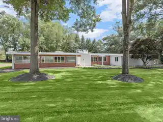 Remarkable Mid-Century Modern Home