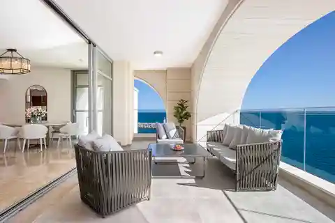 Amazing Duplex Seafront Apartment