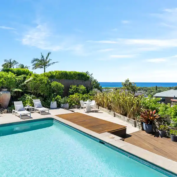 OCEANFRONT ELEGANCE WITH ENDLESS HORIZON VIEWS