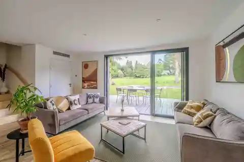 Magnificent House in a Calm Environment