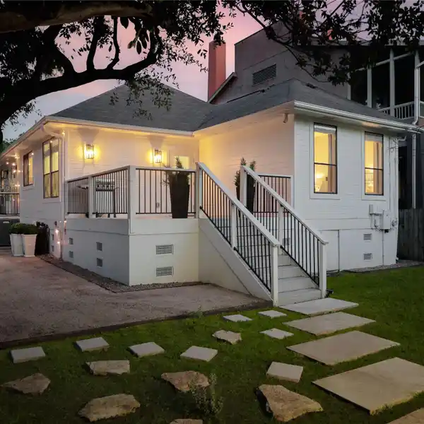 LUXURY LIVING ON AUSTIN’S COVETED STREETS