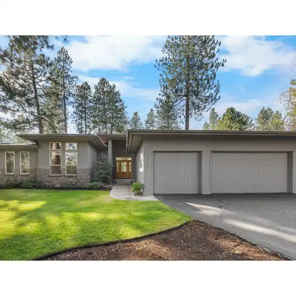 PEACEFUL CENTRAL OREGON LIVING WITH OUTDOOR ACCESS