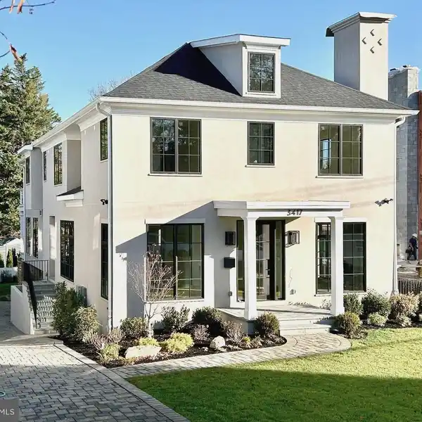 TIMELESS ELEGANCE WITH CUTTING-EDGE DESIGN