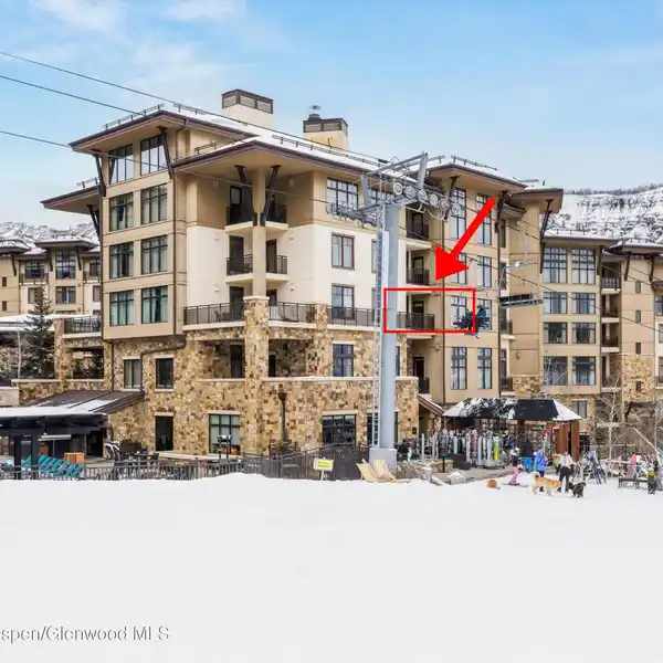MARVELOUS SLOPESIDE ONE BEDROOM HOME