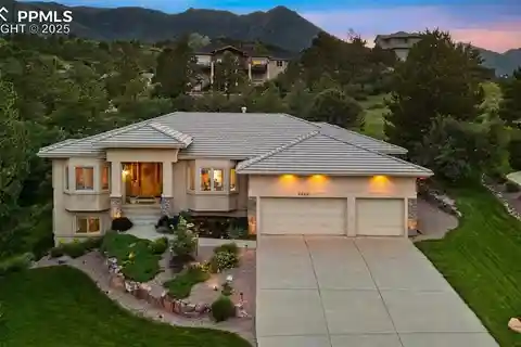 Stunning Ranch-Style Home on a Private Cul-De-Sac