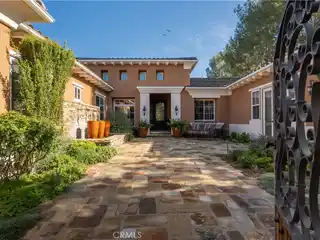 Single-story Estate in Prestigious Portofiro