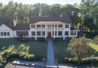 Private Ranch Estate on 87 Acres