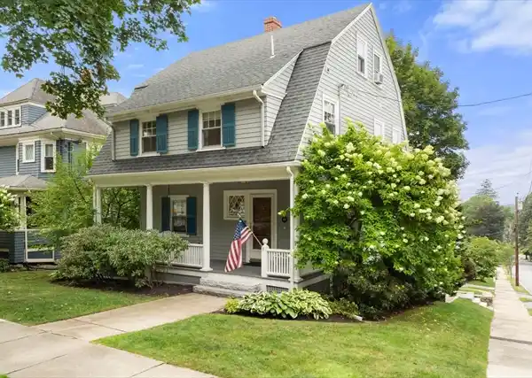 CHARMING GAMBREL-STYLE HOME IN WINCHESTER