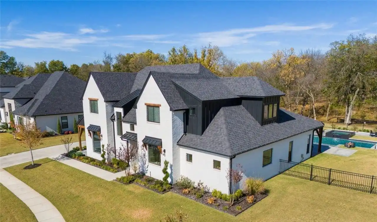 Immaculate Five Bedroom Luxury Home