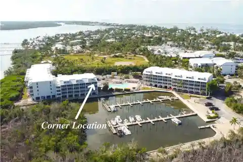 Beautifully Appointed Top-floor Corner Condo