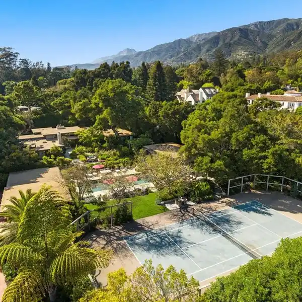 MID-CENTURY ZEN ESTATE