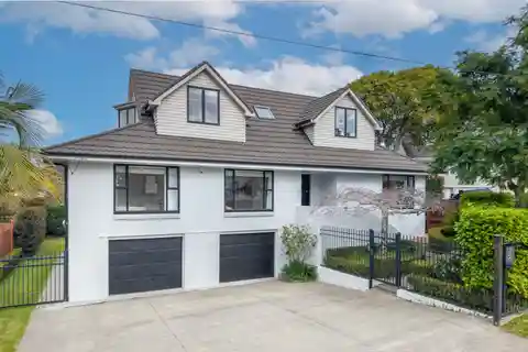 Exceptional Family Residence in Prime Location