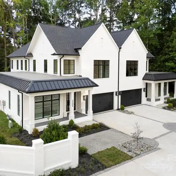 NEW LUXURY TOWNHOME IN TRINITY PARK